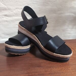 Timberland Black Leather Platform Sandals size 7.5